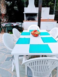 Photo de la galerie de l'établissement Spacious 3 bedroom villa private pool, à Paphos