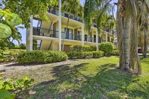 Gallery image of Coastal Condo with Pool Access Less Than 1 Mi to Beach! in Sanibel