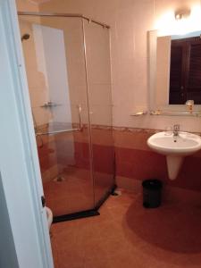 Ванна кімната в An Phú Motel Tam Đảo