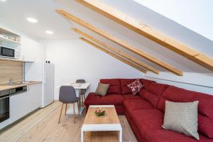 Kuchyňa alebo kuchynka v ubytovaní Apartmani Kralj