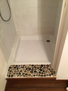 Ένα μπάνιο στο Jolie maison de village à Roquecourbe