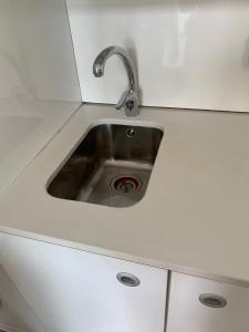 Kuchnia lub aneks kuchenny w obiekcie Loft luminoso Alcorcón M-40 Madrid
