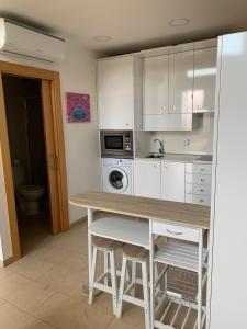 Kuchnia lub aneks kuchenny w obiekcie Loft luminoso Alcorcón M-40 Madrid