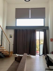 Część wypoczynkowa w obiekcie Loft luminoso Alcorcón M-40 Madrid
