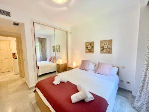 Galeriebild der Unterkunft Hacienda de los Nagueles Golden Mile - EaW Homes in Marbella
