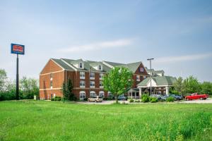 Gallery image of BlissPoint Inn & Suites Marion in Marion