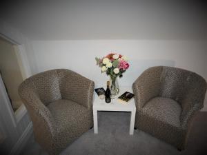 Posezení v ubytování Lir Lodge