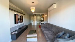 Posezení v ubytování Locar-in Canela - Apto junto a Rua Coberta Canela