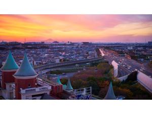 千葉市にあるFamy Inn Makuhari - Vacation STAY 16035vの日没時の市街の景色 +10枚の写真