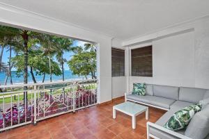 Gallery image of Alassio Beachfront Apartment 201 Palm Cove in Palm Cove
