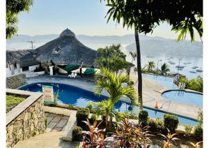Bazen u objektu CasaBlanca Grand, la mejor vista de Acapulco ili u blizini