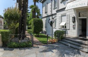 Aed väljaspool majutusasutust Villa Garni Gardenia