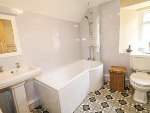 Vannituba majutusasutuses Arch Cottage +17 fotot