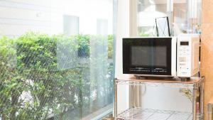 Toyoko Inn Kumamoto Ekimae的厨房或小厨房