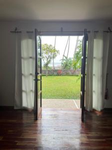 Jardí fora de Agoho Resort