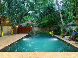 My Key Polanka Private Villa with Pool内部或周边的泳池