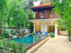 My Key Polanka Private Villa with Pool内部或周边的泳池