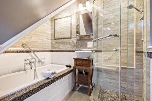 The Ivy on Parker Guest House 욕실
