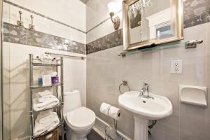 The Ivy on Parker Guest House 욕실