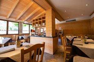 Restoran atau tempat lain untuk makan di Hotel Garni My Ledro