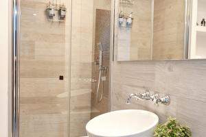 Łazienka w obiekcie Lujoso y amplio piso con 5 habitaciones