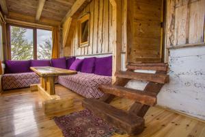Prostor za sedenje u objektu Maple village
