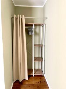 Katil dua tingkat atau katil-katil dua tingkat dalam bilik di WEINHOF Winningen Traumwohnung im „La Mosel•