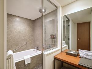 Roynet Hotel Seoul Mapoにあるバスルーム