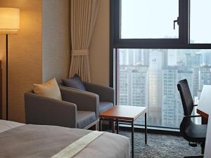 Roynet Hotel Seoul Mapoにあるシーティングエリア