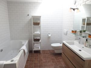 Koupelna v ubytování Van der Valk Hotel Emmeloord