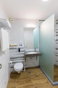 Phòng tắm tại Burgas Beach Resort 2 Apartments