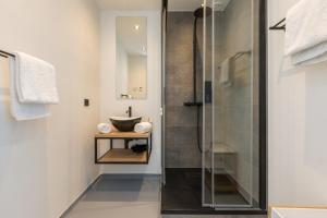 Bilik mandi di Vakantiewoning aan het water - met 2 balkons - Vista Maris - Nr 16
