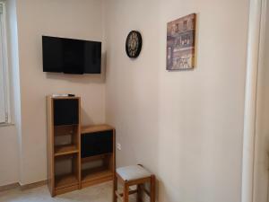 TV a/nebo společenská místnost v ubytování ML Saroko Apartment