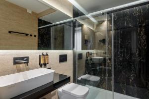 A bathroom at Be Mate Málaga Centro