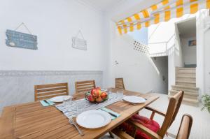 Posezení v ubytování YourHouse Petita, beach house in Majorca North