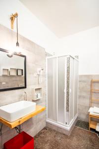 MAISON44 tesisinde bir banyo