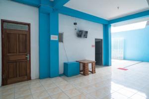 Gallery image of RedDoorz near RS Mitra Keluarga Waru in Waru