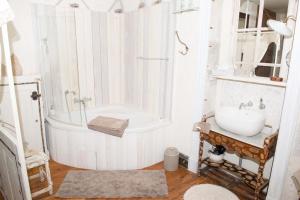 Bathroom sa Au Bonheur d'Alphonse