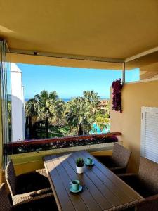 Balkón alebo terasa v ubytovaní MARBELLA Bahia Apartment