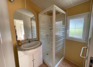 Imagen de la galería de Charmant logement 2 chambres sur terrain en pleine nature, en Beaucaire