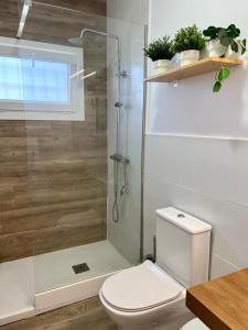 Kúpeľňa v ubytovaní Villa Olivia con Piscina, Jardin y Parking