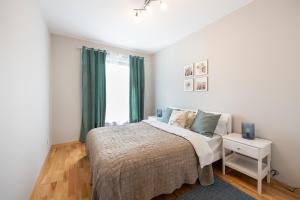 Zdjęcie z galerii obiektu Wola Prime 2-bedroom Apartment w Warszawie