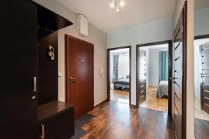 Zdjęcie z galerii obiektu Wola Prime 2-bedroom Apartment w Warszawie +32 zdjęcia