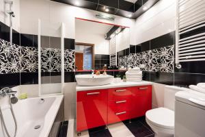 Zdjęcie z galerii obiektu Wola Prime 2-bedroom Apartment w Warszawie