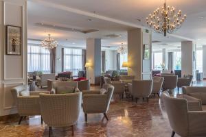 Posezení v ubytování Hotel Angela - Adults Recommended + 37 fotografií