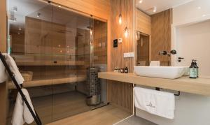 Kúpeľňa v ubytovaní Osada Szczyrk - prywatna sauna&jacuzzi + 37 fotografií