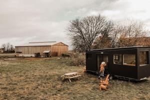 Fotografia z galérie ubytovania Parcel Tiny House I Chèvrerie de Rilly v destinácii Cravant