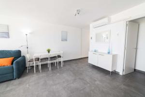 Posedenie v ubytovaní Apartamento Beachfront Sonrisas