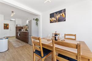 A kitchen or kitchenette at Holiday in Lanzarote! Még 9 kép