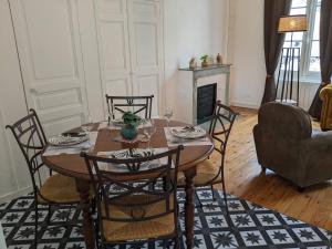 Coin salon dans l'établissement Appartement au cœur du centre ville de Blois